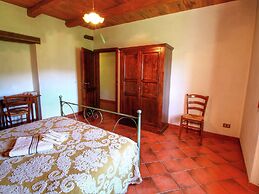 Charming Tuscan Farmhouse