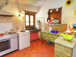 Charming Tuscan Farmhouse