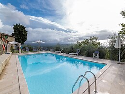Farmhouse With Pool in Michelangelo