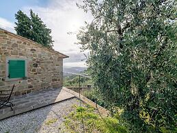 Farmhouse With Pool in Michelangelo
