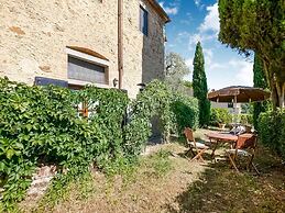 Countryside Cottage With Garden