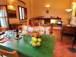 Countryside Cottage With Garden