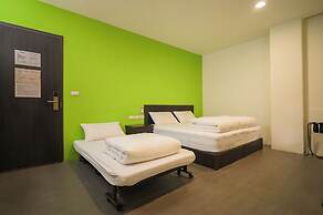 Travelers Plus - Hostel