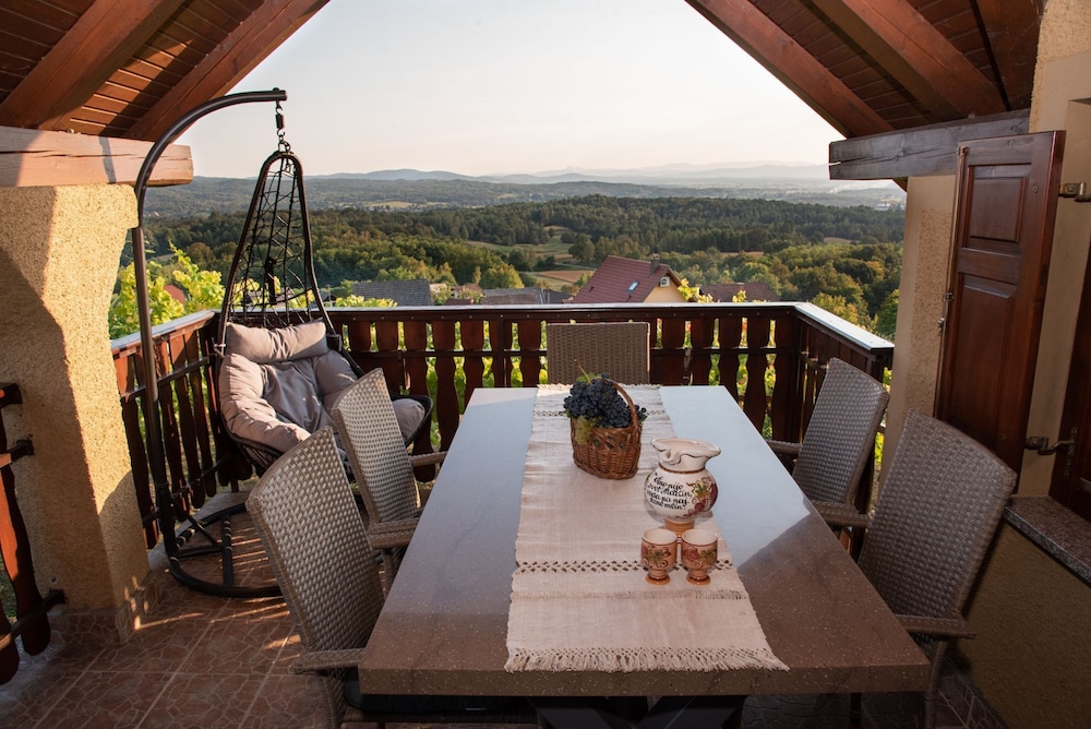 Vineyard Cottage Brodaric