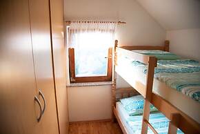 Vineyard Cottage Brodaric