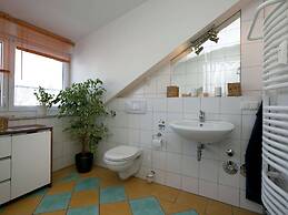 Sunny Terrace Apartment