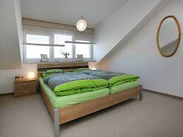 Sunny Terrace Apartment