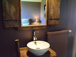 Forest Cottage, Jehonville