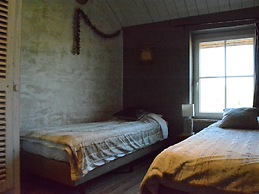 Forest Cottage, Jehonville