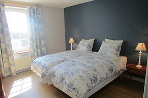 Spacious Family Villa, Offagne
