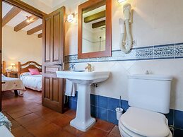Cottage in Navas de Estena With Pool & Jacuzzi