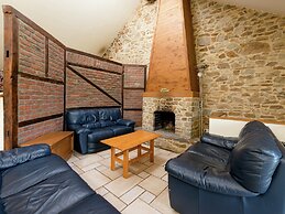 Cottage in Ferrieres With Sauna & Garden