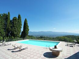Charming Tuscan Stay With Pool