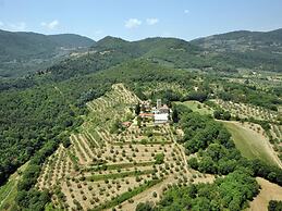 Charming Tuscan Stay With Pool