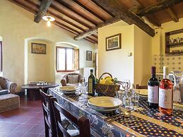 Charming Tuscan Stay With Pool