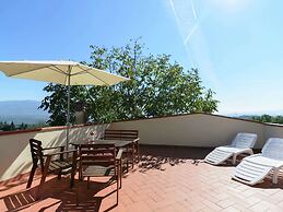 Charming Tuscan Stay With Pool