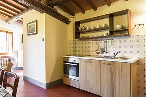 Charming Tuscan Stay With Pool