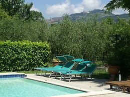 Tuscan Terrace Escape