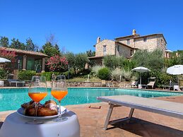 Rustic Getaway With Pool, Garden