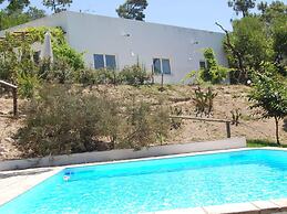 Family Villa With Pool and Barbecue