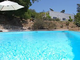 Family Villa With Pool and Barbecue