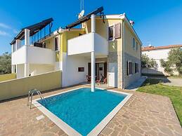 Holiday Home in Novigrad With Private Pool
