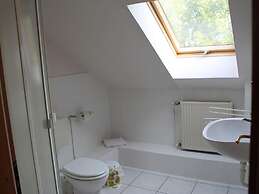 Spacious Apartment in Boddin near Baltic Sea