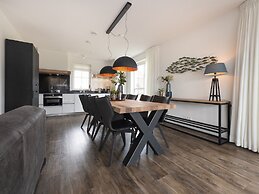 Villa With a Sauna in Tjeukemeer