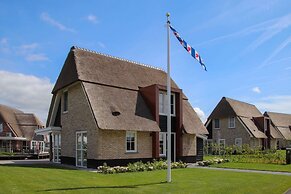 Villa With a Sauna in Tjeukemeer