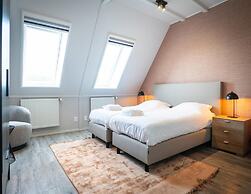 Farmhouse Apartment Near De Slufter