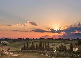 Hillside Escape in Vinci