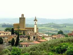 Hillside Escape in Vinci