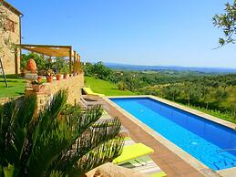 Hillside Escape in Vinci
