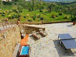 Hillside Escape in Vinci