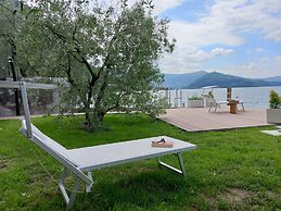 Apartment by Lake Iseo With Stunning Views