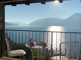Apartment by Lake Iseo With Stunning Views