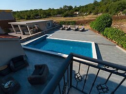 Villa in Ugljane With Private Pool