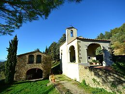 Peaceful Farmhouse in Dicomano