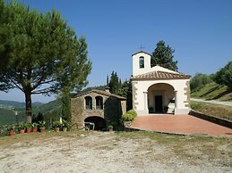 Peaceful Farmhouse in Dicomano