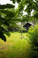 Peaceful Garden Hideaway