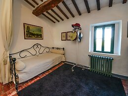 Cottage in Montefiore Near Forest and Beach