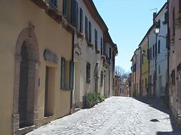 Cottage in Montefiore Near Forest and Beach
