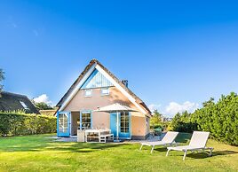 Holiday Home on Texel With Spacious Garden