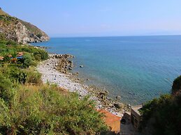 Mansion in Capo Vaticano by the Sea