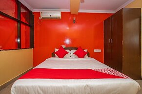 OYO 26900 Royal Inn
