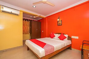 OYO 26900 Royal Inn
