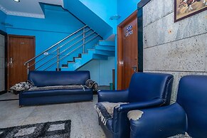 OYO 26900 Royal Inn