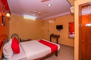 OYO 26900 Royal Inn