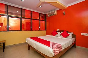 OYO 26900 Royal Inn