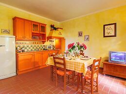 Farmhouse in Loro Ciuffenna With Pool